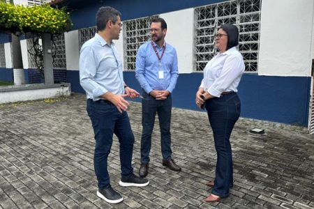 Colégio Santo Inácio recebe visita do Diretor-Presidente da RJE, Fernando Guidini