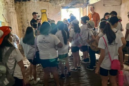 Aula em campo aproxima estudantes da história e da cultura cearense