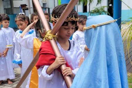 Semana Santa é vivenciada com espiritualidade no Colégio Santo Inácio
